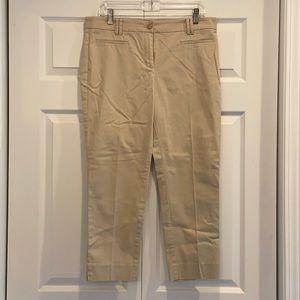 Anne Taylor SZ 8 Cropped Khaki Pants